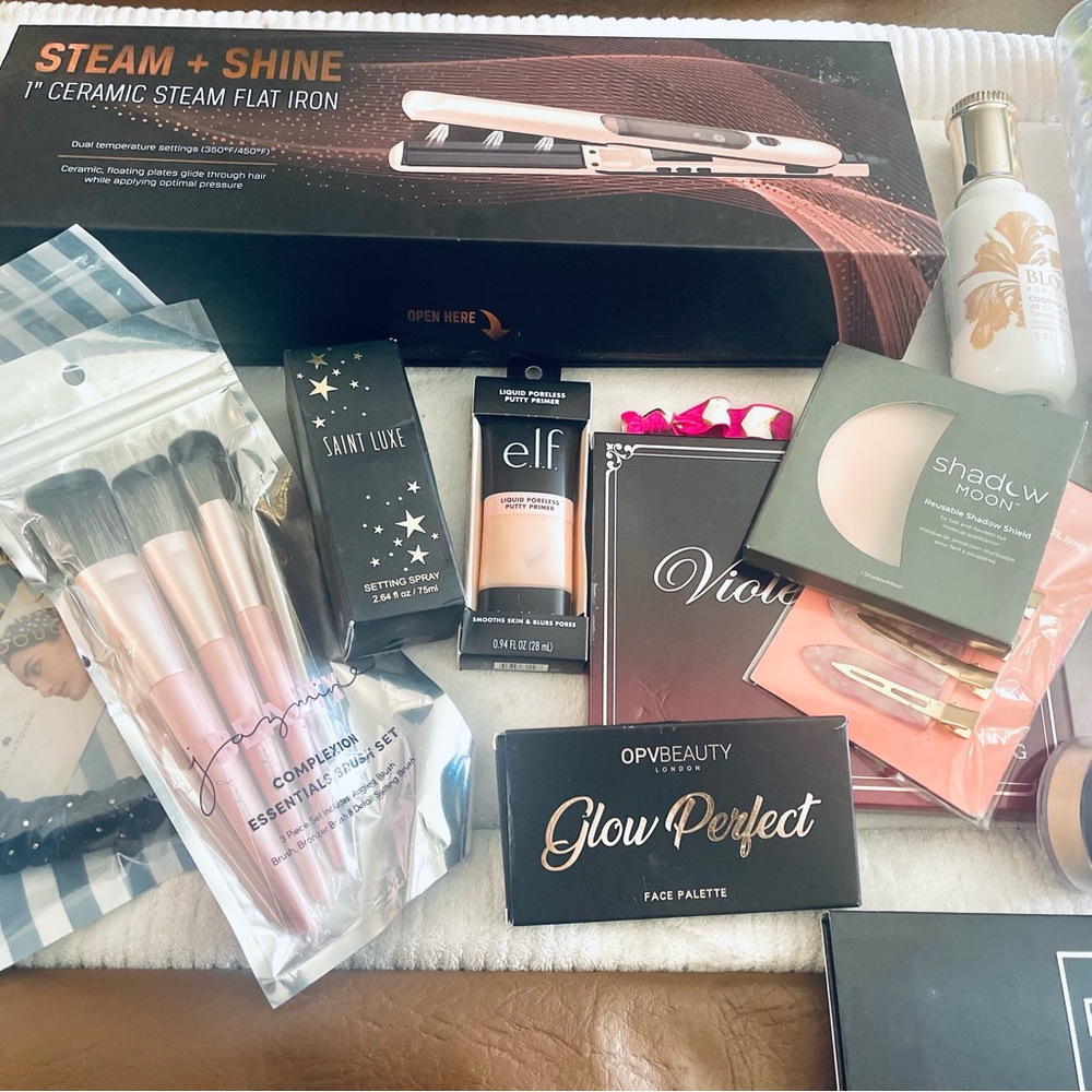 Steam + Shine Ceramic Flat Iron and Beauty Bundle